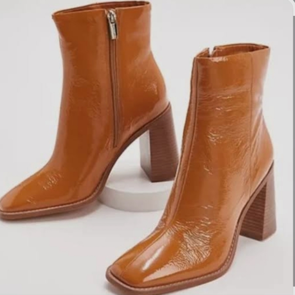 Vince Camuto VC-ESHERA New Tawny Naplack Boots